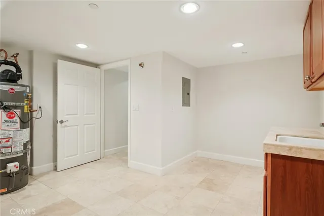 $915,000 | 3802 Howard Avenue, Los Alamitos, CA 90720