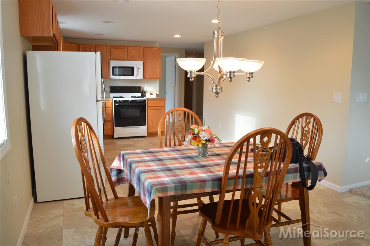 6103 Lakeshore Road, Unit 52 Lexington, MI 48450 - Photo 14 of 22 31219007-13.JPG