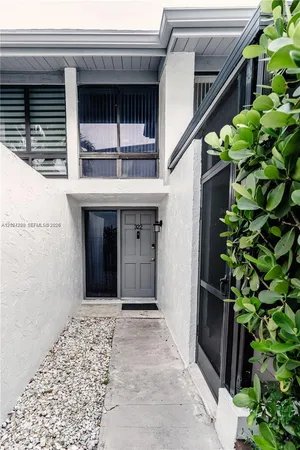 $425,000 | 19200 Northeast 25th Avenue, Unit 322C, Miami, FL 33180