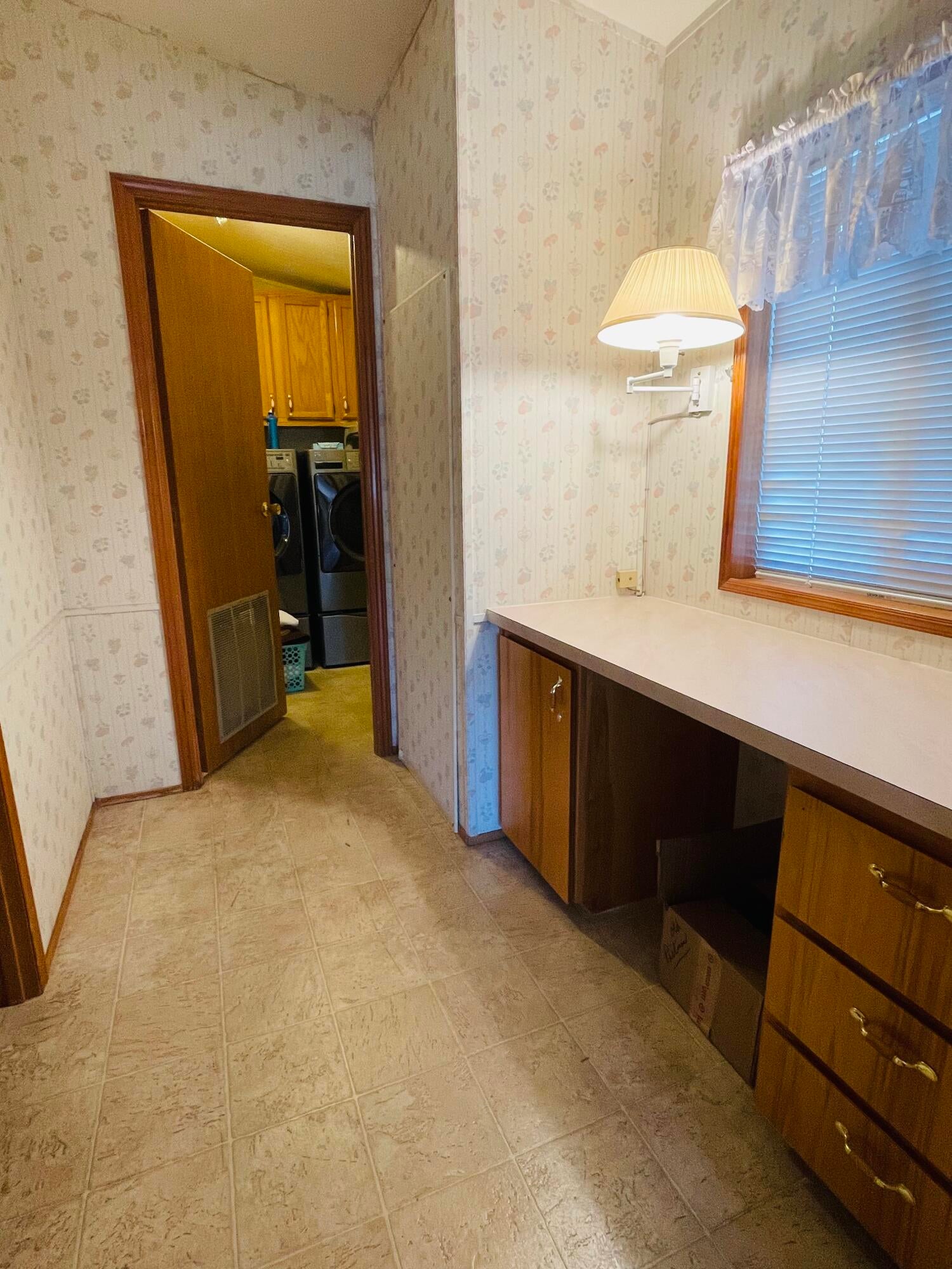 555 Freeman Road, Unit 214 Central Point, OR 97502 - Photo 9 of 21 A2BCB2D9-3224-4117-A5E3-A4AC6EEBEF74