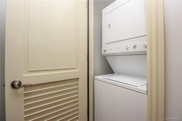 a close up view of a washer and dryer