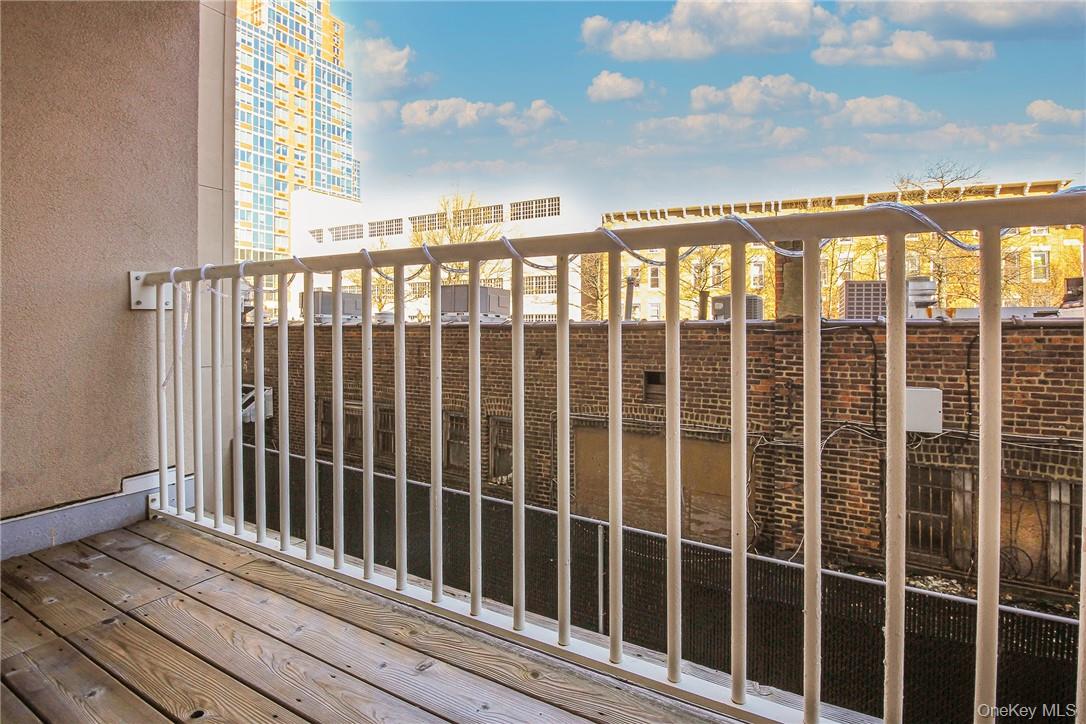 543 Main Street, Unit 211 New Rochelle, NY 10801 - Photo 10 of 22 a view of a balcony