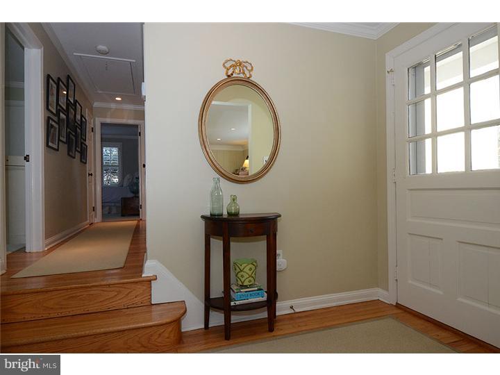 126 Hillside Road Wayne, PA 19087 - Photo 2 of 21 Hallway
