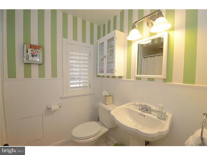 126 Hillside Road Wayne, PA 19087 - Photo 14 of 21 Half Bath