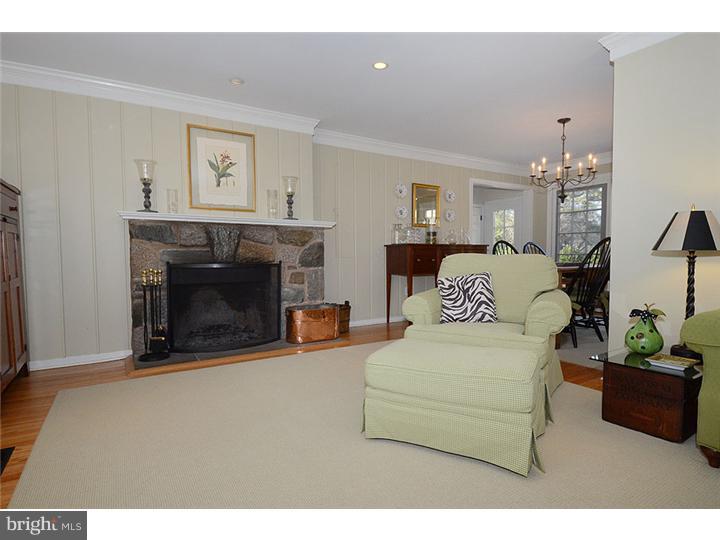 126 Hillside Road Wayne, PA 19087 - Photo 5 of 21 Living Room