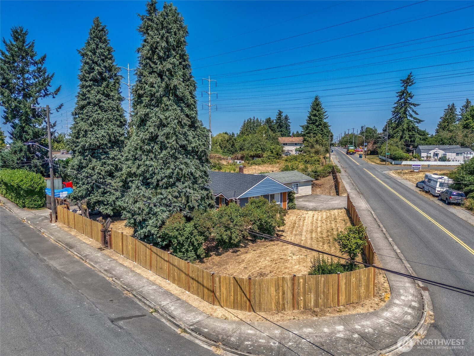 7660 South 126th Street Seattle, WA 98178 - Photo 3 of 33 a view of a garden from a balcony