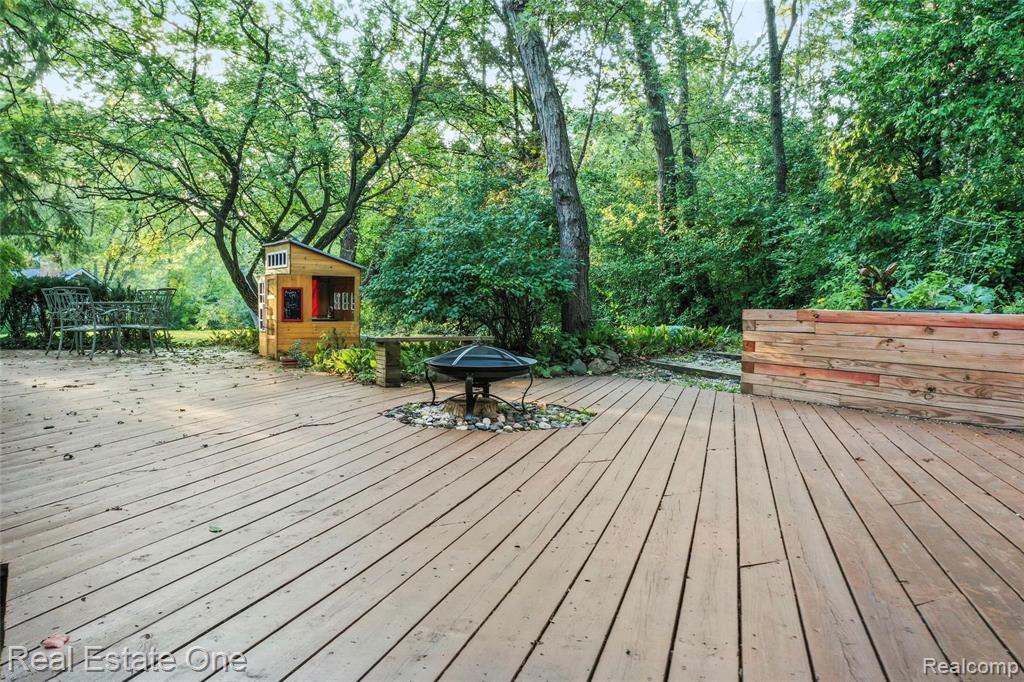 29630 Sugar Spring Road Farmington Hills, MI 48334 - Photo 7 of 55