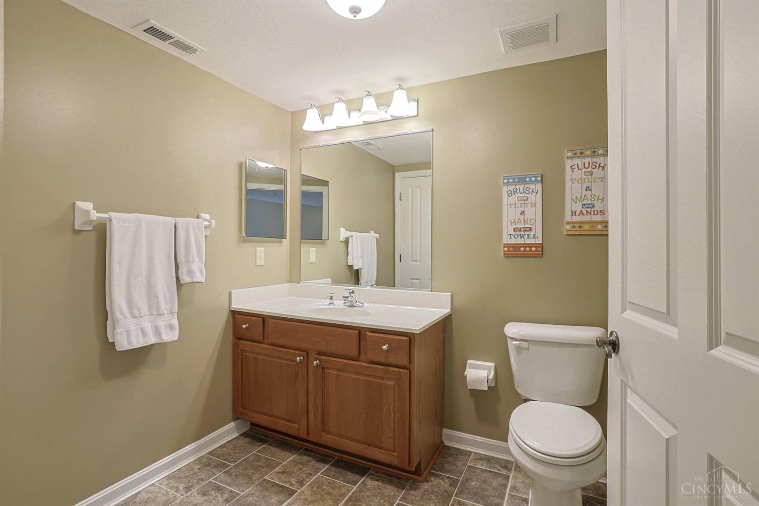 206 Edinburgh Lane Springdale, OH 45246 - Photo 16 of 25