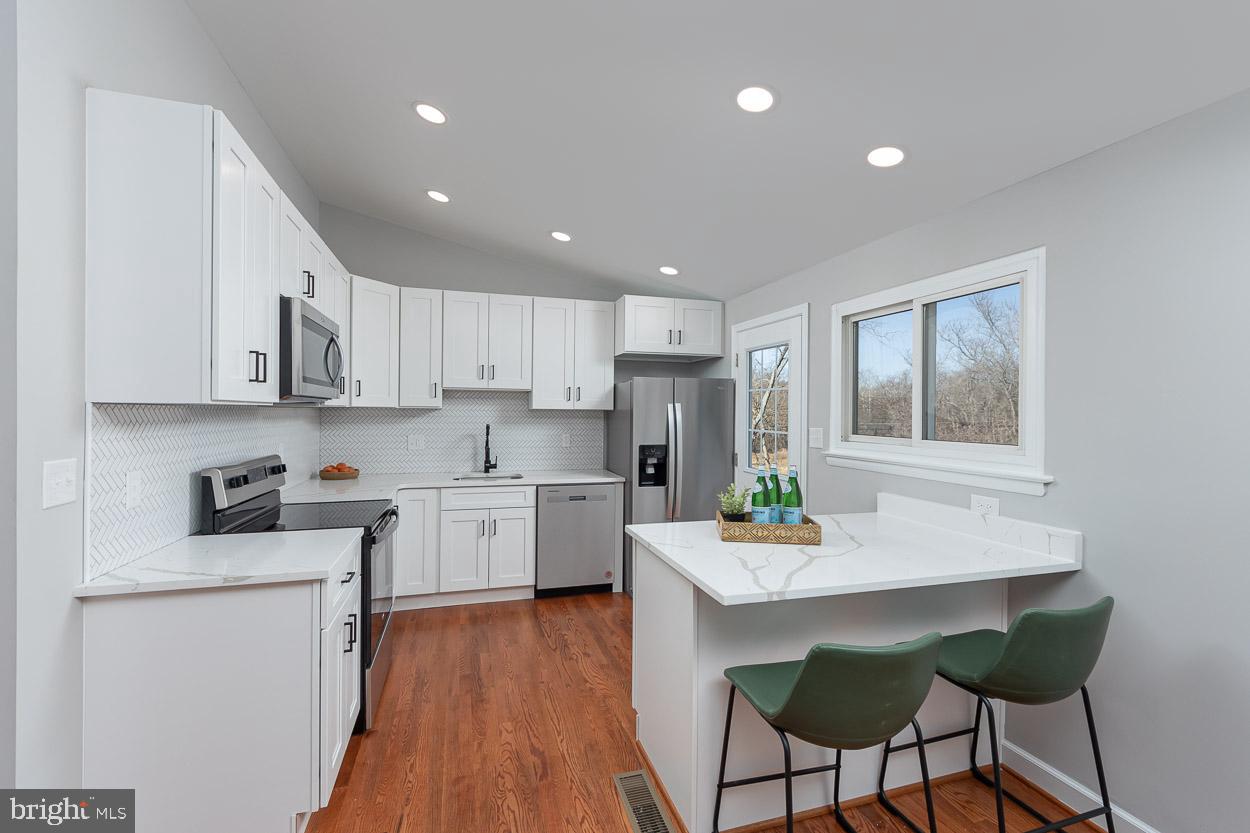7425 Prince George Road Pikesville, MD 21208 - Photo 4 of 43