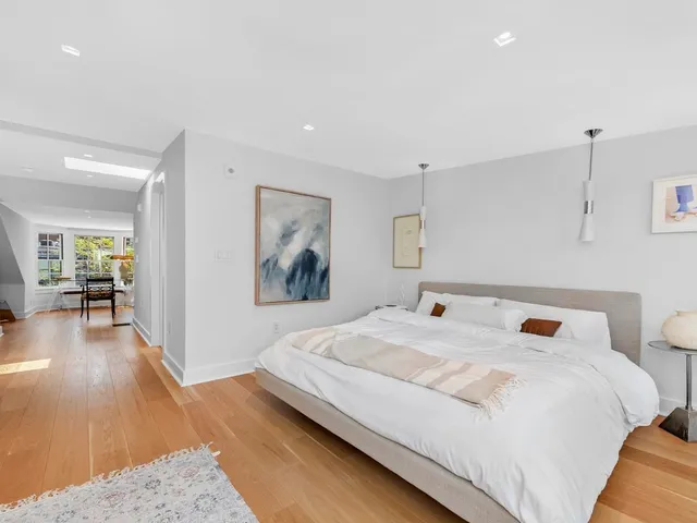$2,695,000 | 33-35 Bowdoin Street, Unit 3, Boston, MA 02114