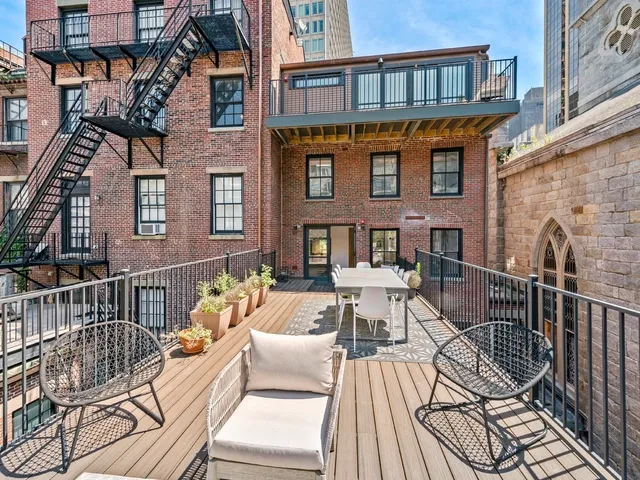$2,695,000 | 33-35 Bowdoin Street, Unit 3, Boston, MA 02114