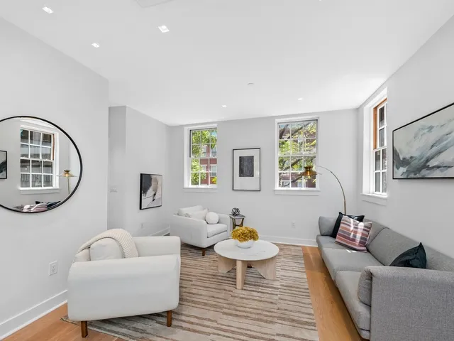 $2,695,000 | 33-35 Bowdoin Street, Unit 3, Boston, MA 02114
