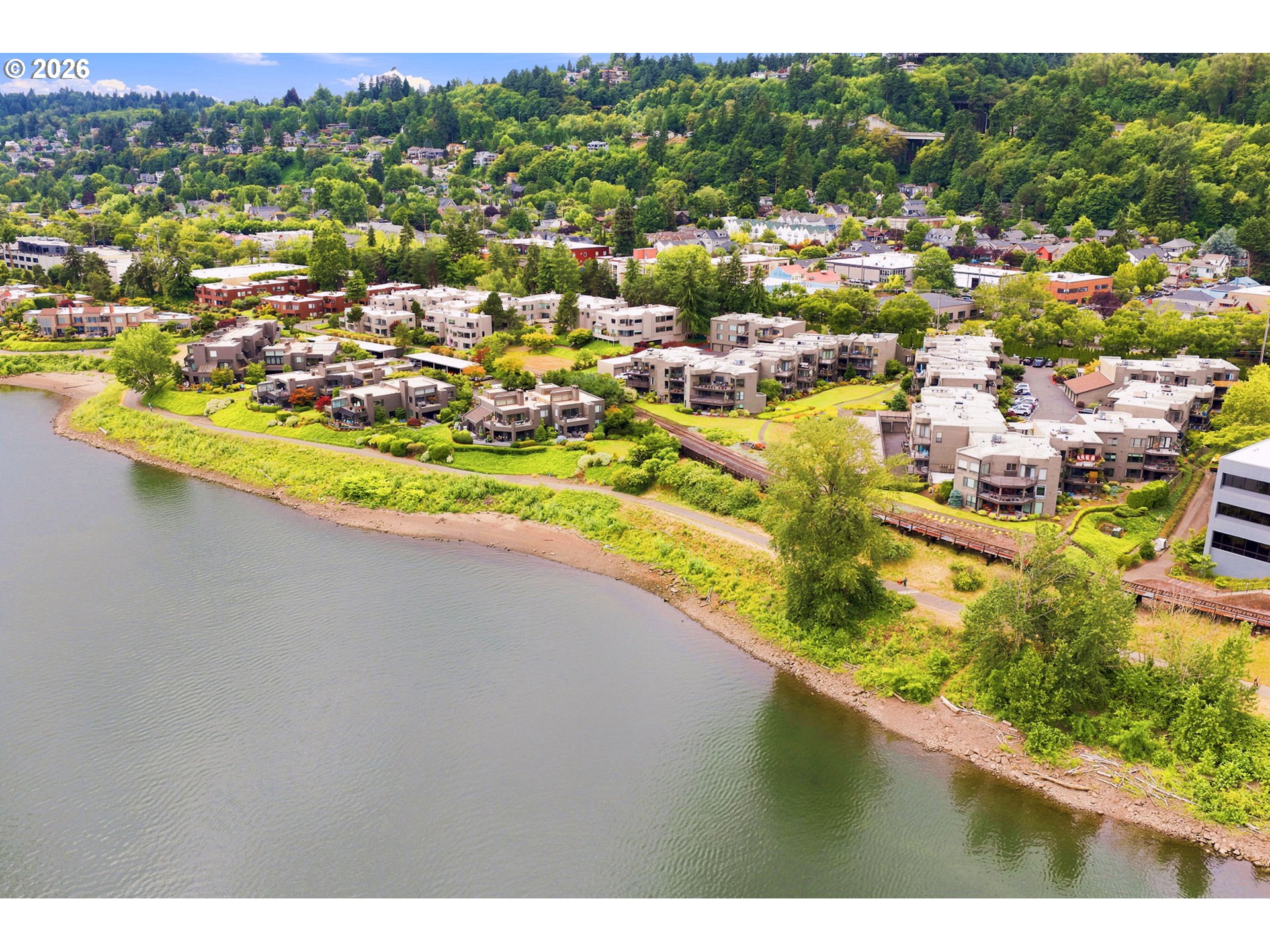 5620 South Riverside Lane, Unit 1 Portland, OR 97239 - Photo 40 of 45