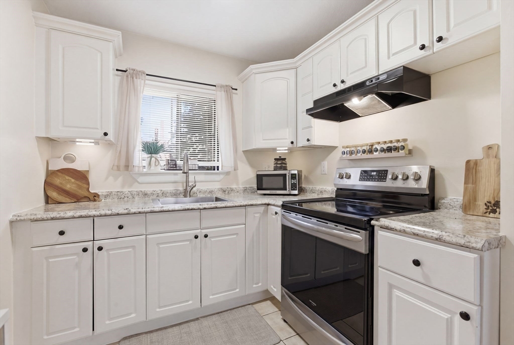 545 Adams Street, Unit 12 Boston, MA 02122 - Photo 8 of 23