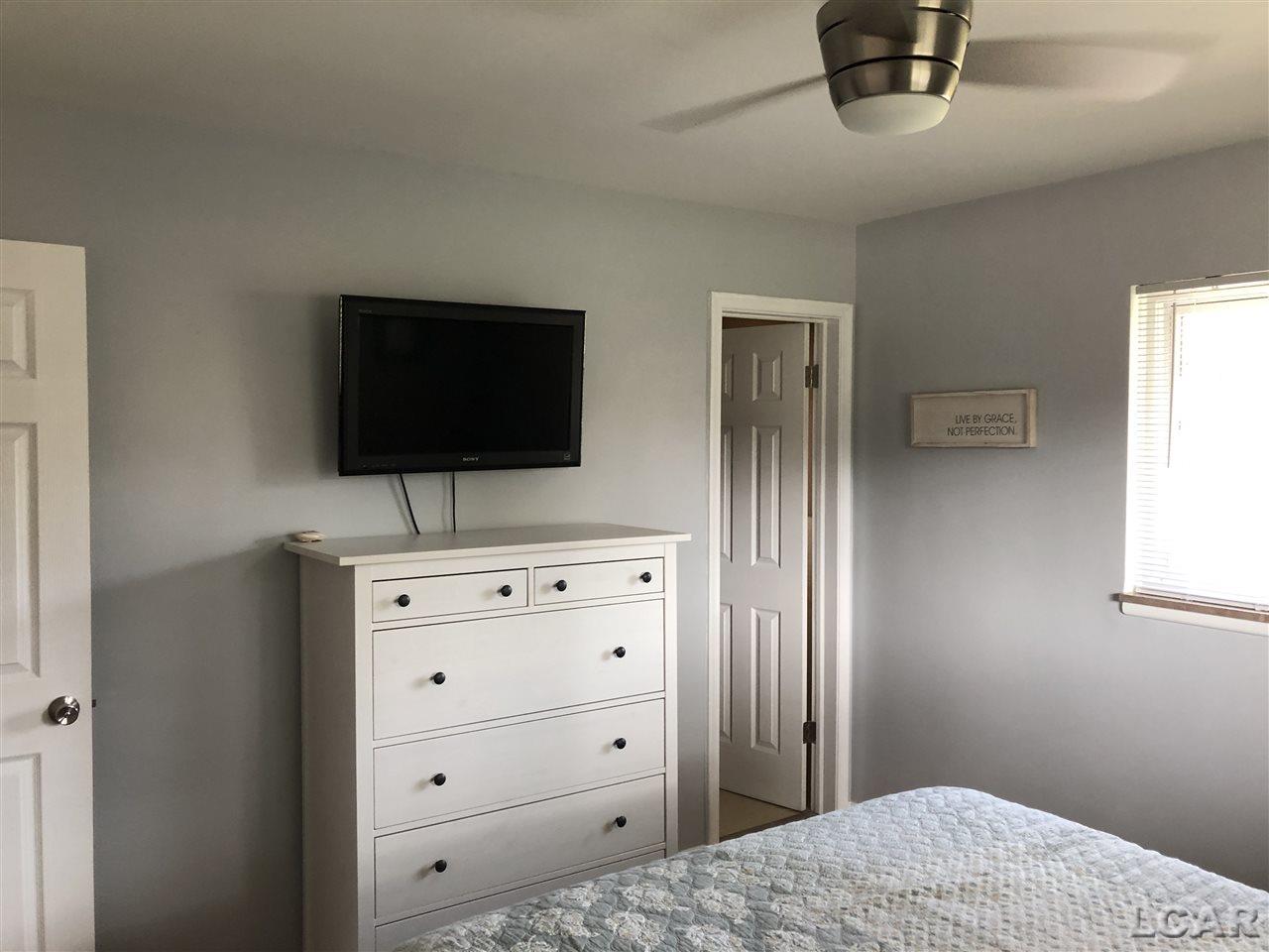 8853 Clinton River Road Sterling Heights, MI 48314 - Photo 23 of 32 50024856-22.JPG
