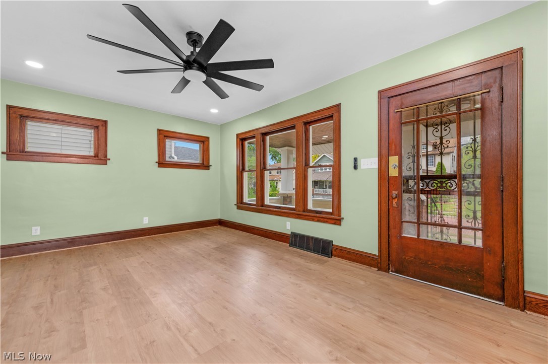 4418 Broadale Road Cleveland, OH 44109 - Photo 5 of 27