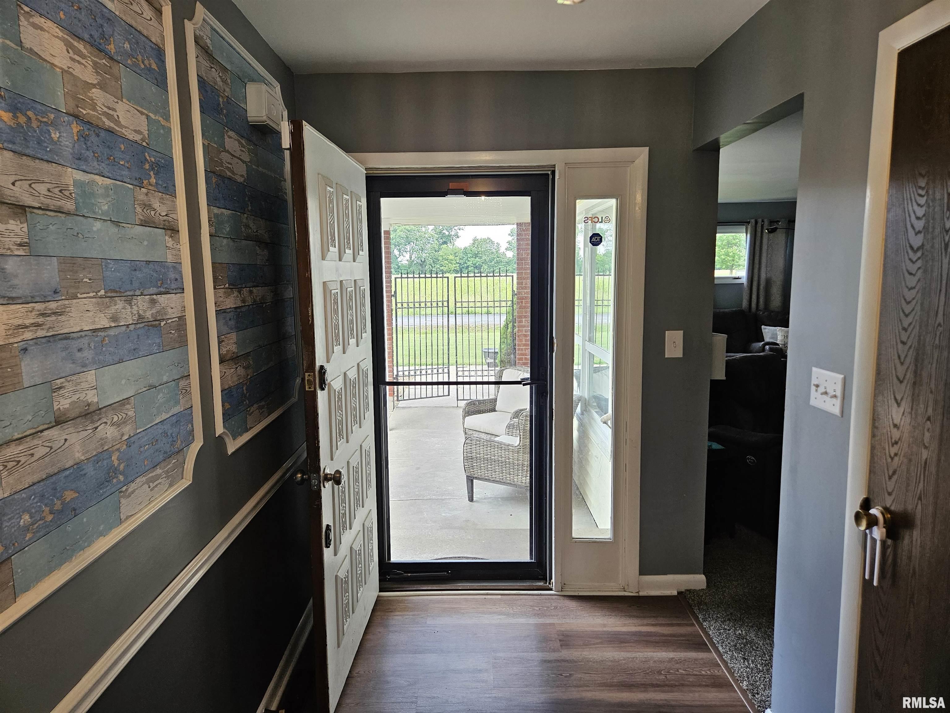 13522 Bowling Alley Road Benton, IL 62812 - Photo 15 of 32
