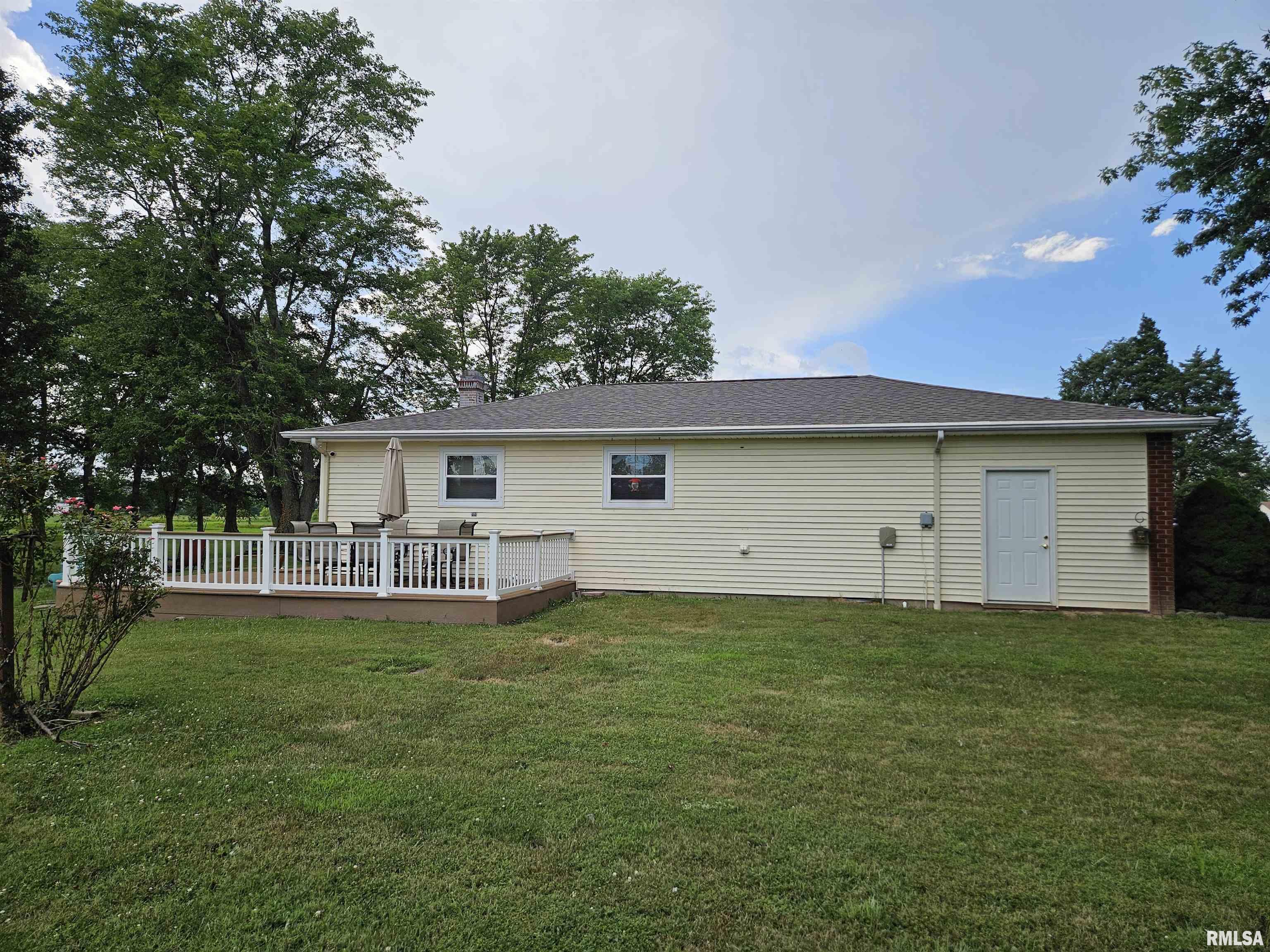 13522 Bowling Alley Road Benton, IL 62812 - Photo 4 of 32