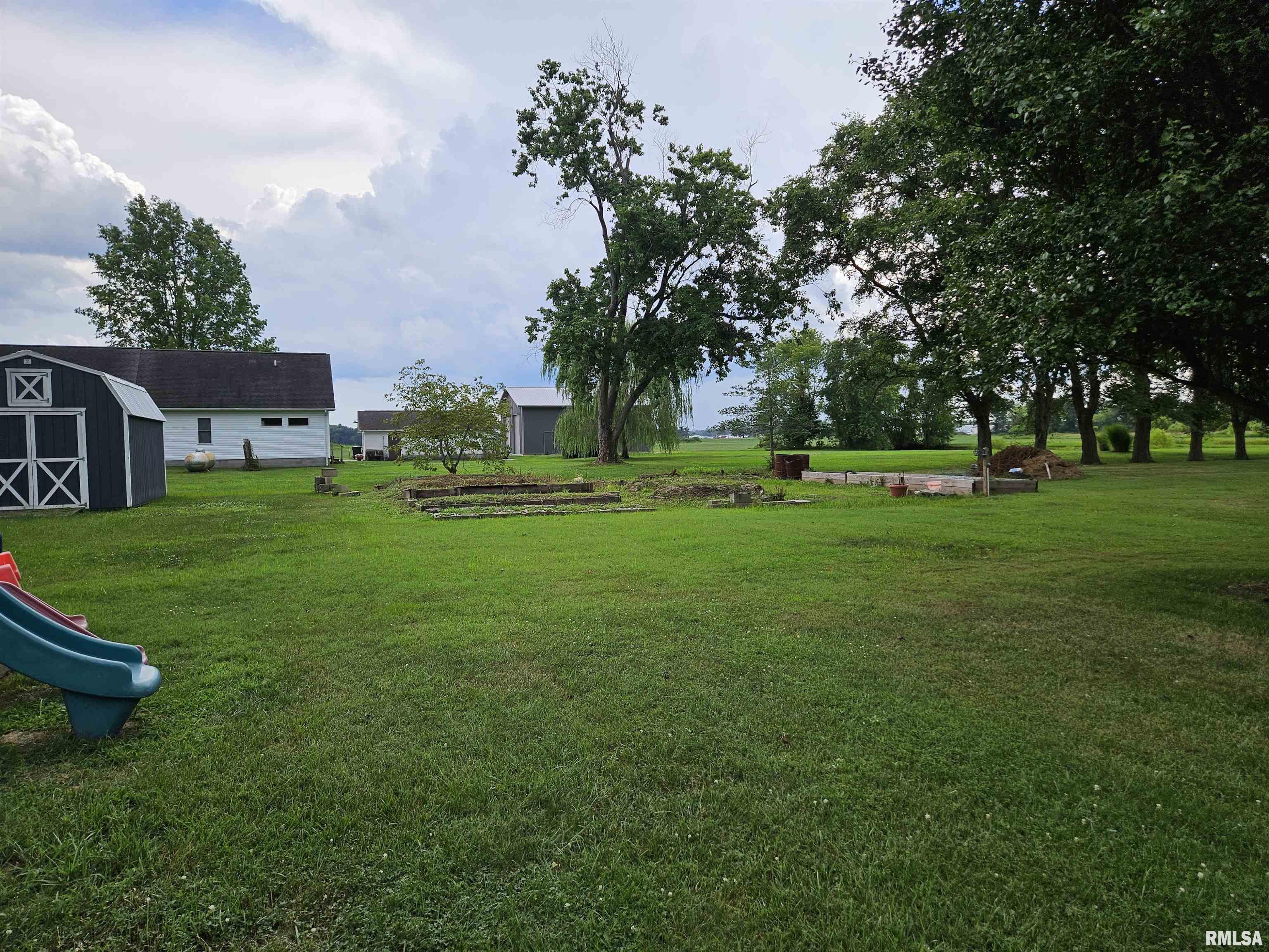 13522 Bowling Alley Road Benton, IL 62812 - Photo 5 of 32