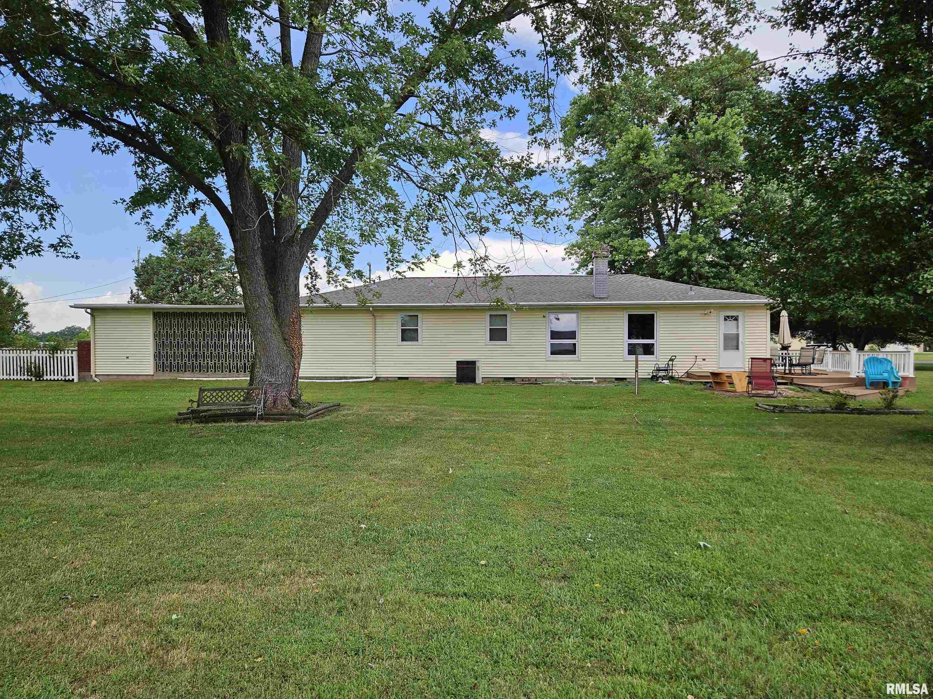 13522 Bowling Alley Road Benton, IL 62812 - Photo 7 of 32