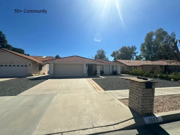 $2,000 | 1885 Silver Oak Way, Hemet, CA 92545