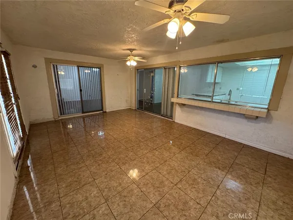 $2,000 | 1885 Silver Oak Way, Hemet, CA 92545