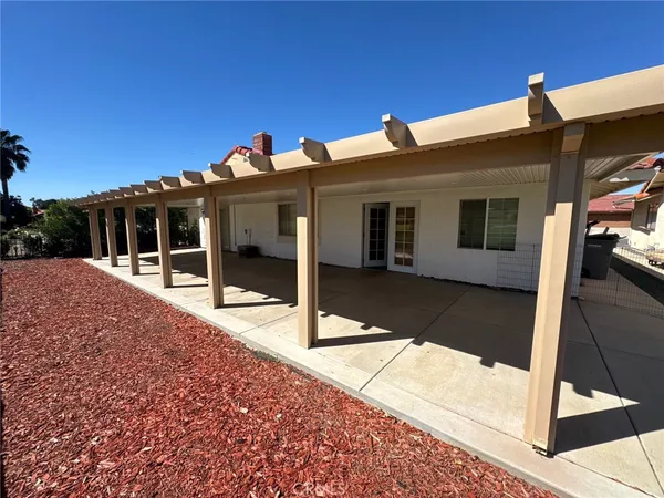 $2,000 | 1885 Silver Oak Way, Hemet, CA 92545