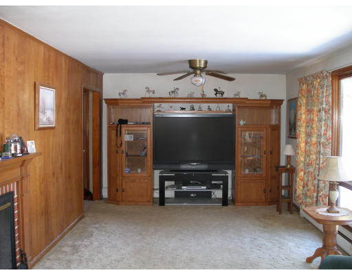 110 Ridgewood Drive Russell, MA 01071 - Photo 3 of 12