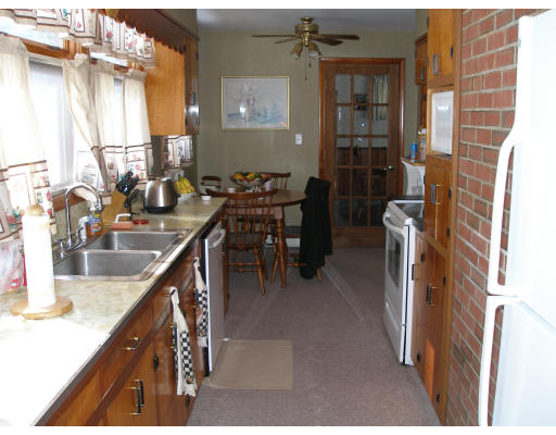 110 Ridgewood Drive Russell, MA 01071 - Photo 5 of 12