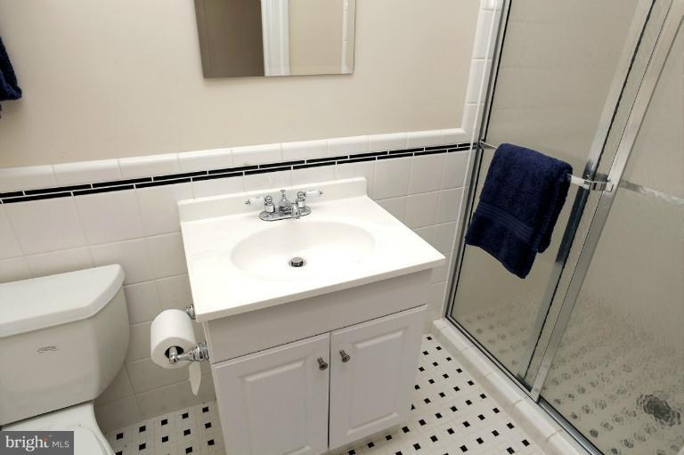 2208 38th Street Northwest Washington, DC 20007 - Photo 12 of 20 Bath