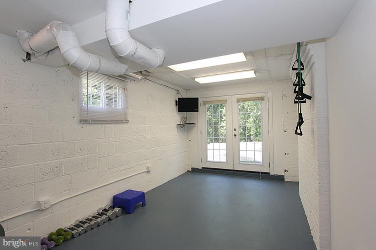 840 Randolph Road Silver Spring, MD 20904 - Photo 8 of 30 Interior (General)
