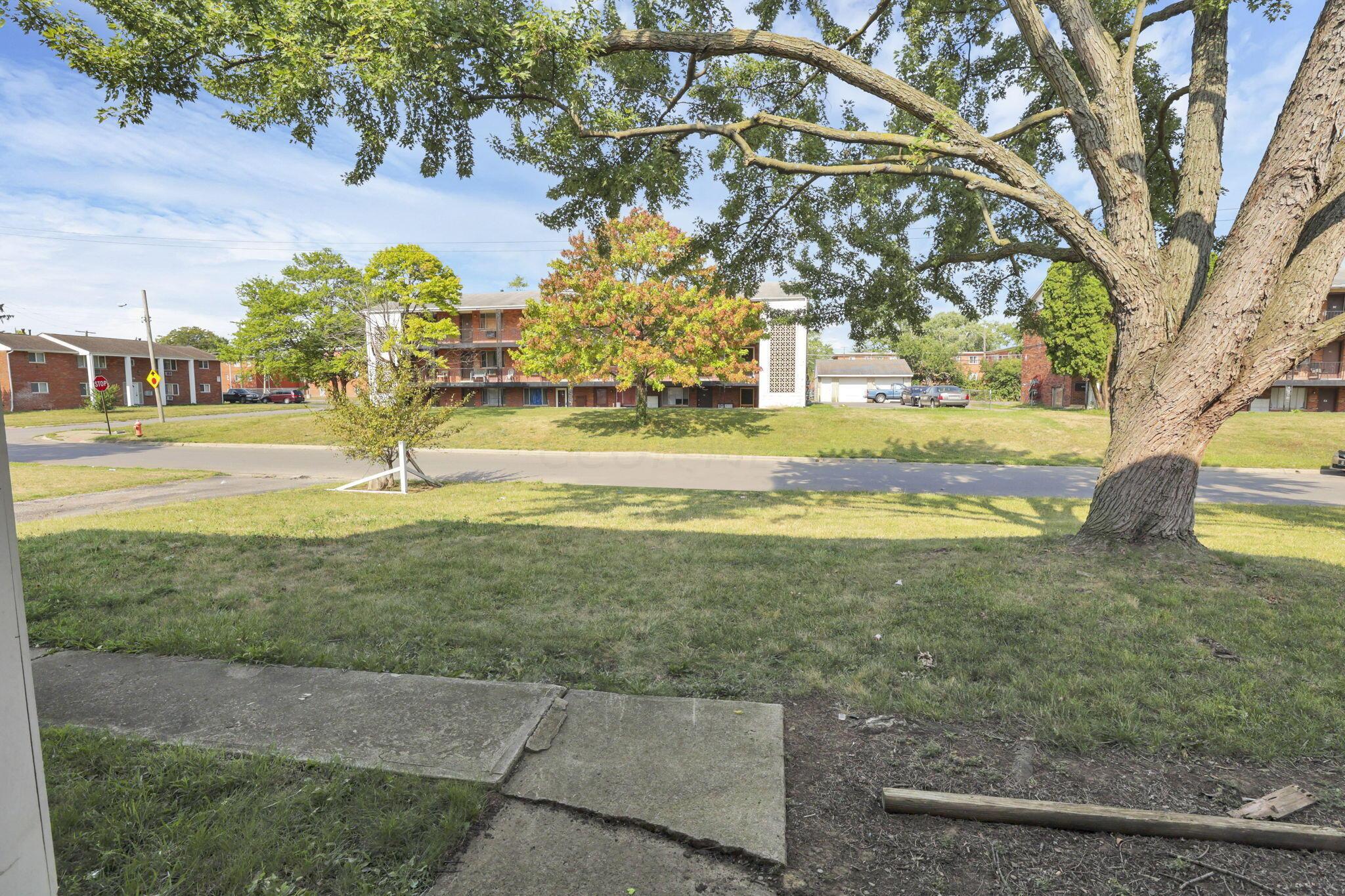 690 Kingsford Road Columbus, OH 43204 - Photo 75 of 80 71-web-or-mls-011A9650