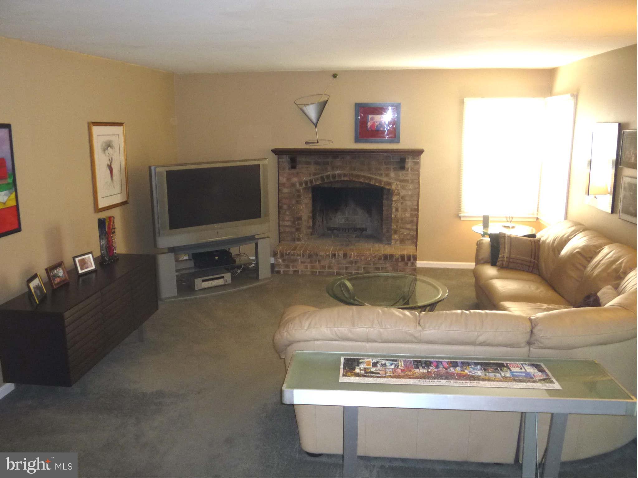 3104 Newcastle Lane Riva, MD 21140 - Photo 7 of 27 Family Room