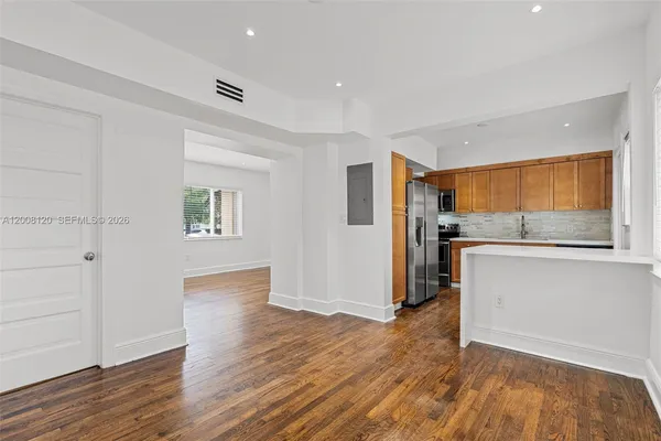 $4,650 | 3500 Ponce De Leon, Coral Gables, FL 33134