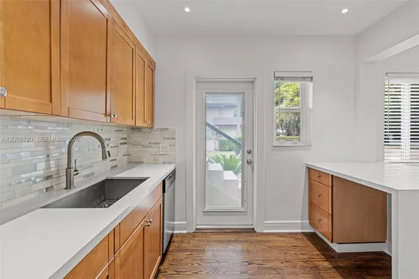 $4,650 | 3500 Ponce De Leon, Coral Gables, FL 33134