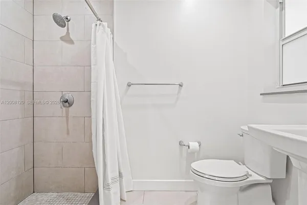 $4,650 | 3500 Ponce De Leon, Coral Gables, FL 33134