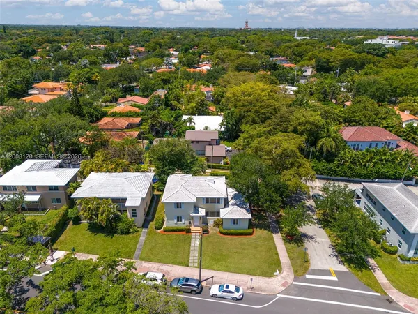 $4,650 | 3500 Ponce De Leon, Coral Gables, FL 33134