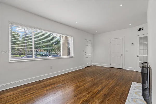 $4,650 | 3500 Ponce De Leon, Coral Gables, FL 33134
