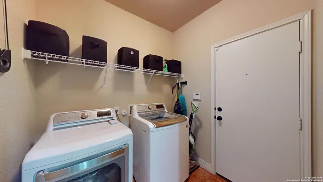 $2,200 | 300 Saddle Spur, Cibolo, TX 78108