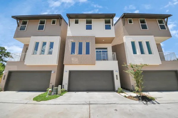 $2,400 | 5903 Urban Pines Street, Houston, TX 77091