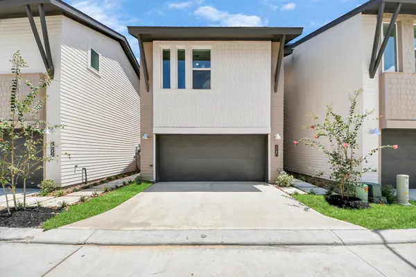 $2,400 | 5903 Urban Pines Street, Houston, TX 77091