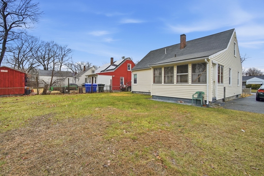52 Haumont Terrace Springfield, MA 01104 - Photo 5 of 28
