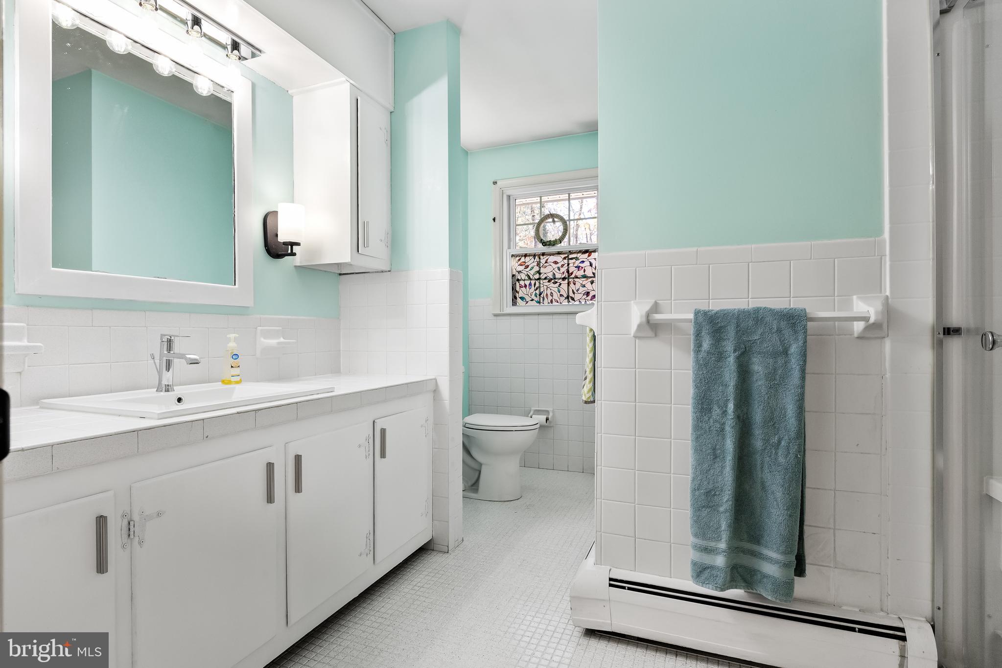 370 Tuckerton Road Medford, NJ 08055 - Photo 17 of 35 Hall bath