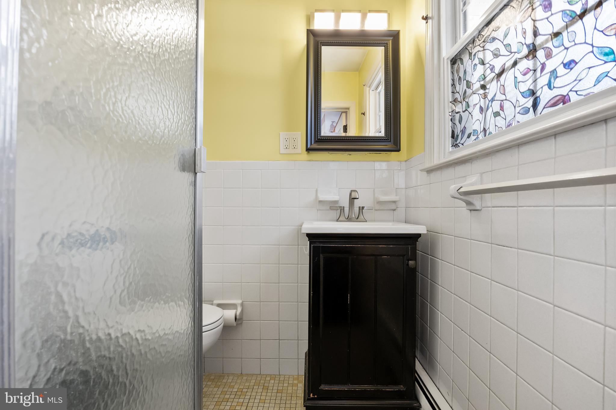 370 Tuckerton Road Medford, NJ 08055 - Photo 24 of 35 Primary bathroom
