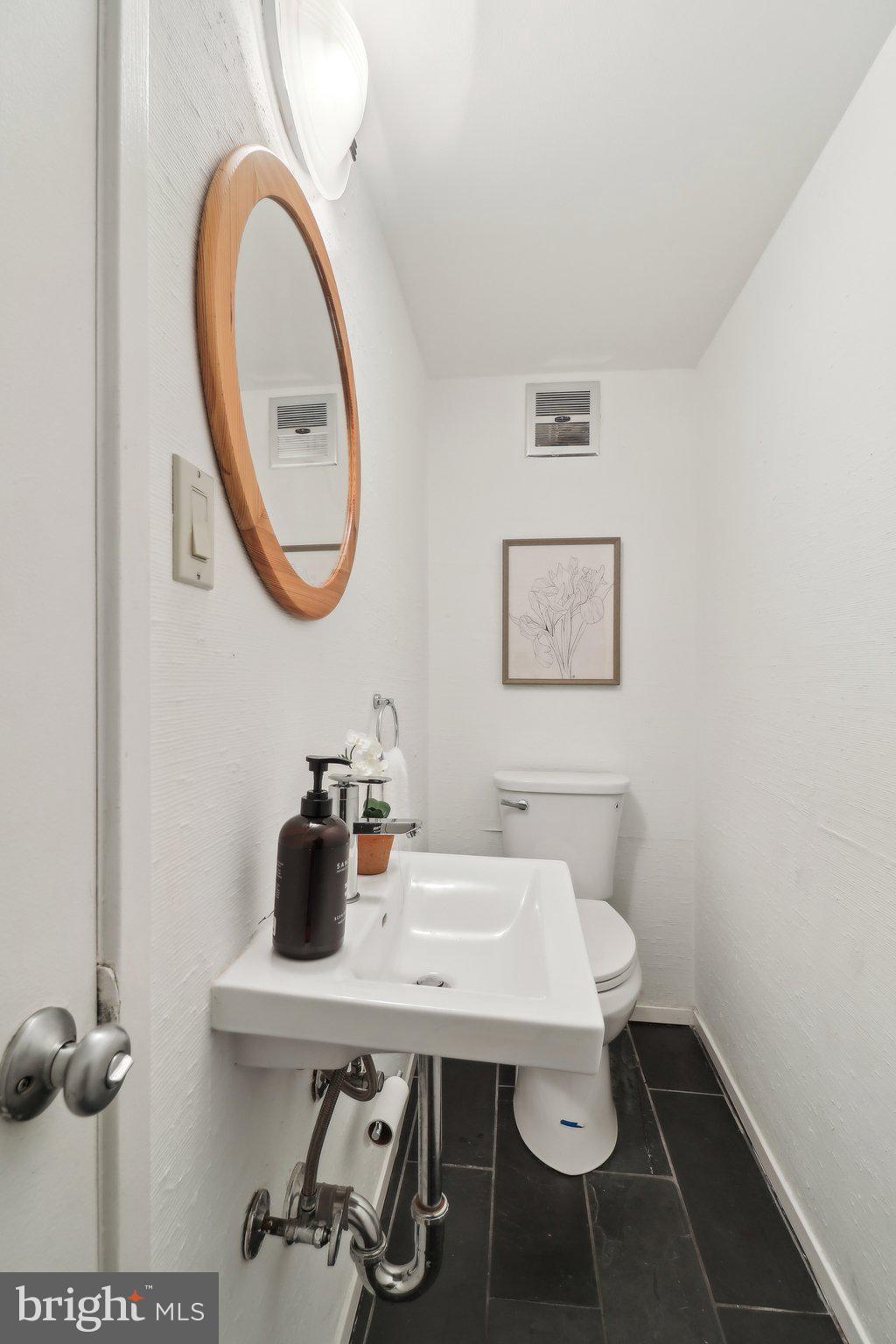 11524 Maple Ridge Road Reston, VA 20190 - Photo 26 of 58 Gallery Image 26