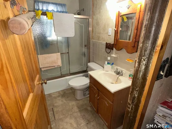 $335,000 | 500 Woodlawn Ave Extension, Bridgeport, CT 06606