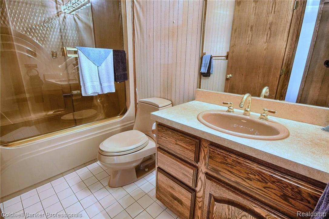 12655 Hitchingham Road Milan, MI 48160 - Photo 23 of 42 Bathroom.jpg