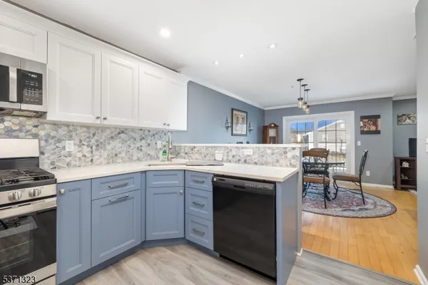 $2,900 | 56 King George Road, Green Brook, NJ 08812