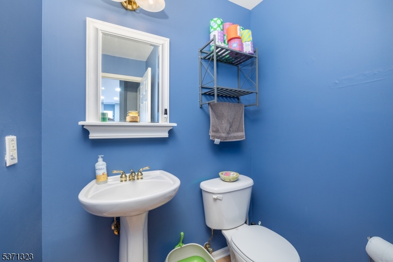 56 King George Road Green Brook, NJ 08812 - Photo 13 of 20