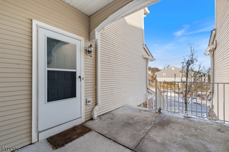 56 King George Road Green Brook, NJ 08812 - Photo 4 of 20